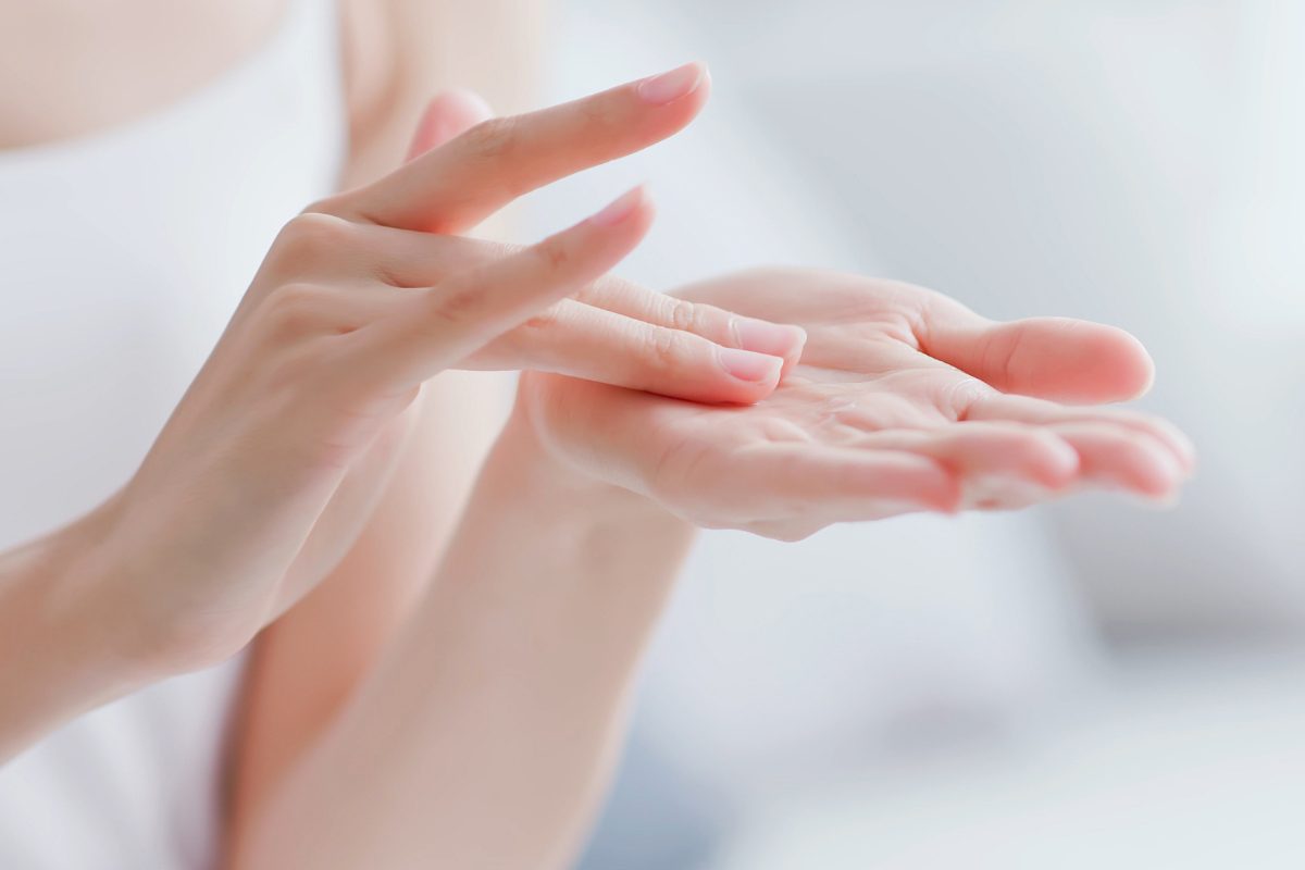 美容クリニック・皮膚科でしか買えない化粧品とは？